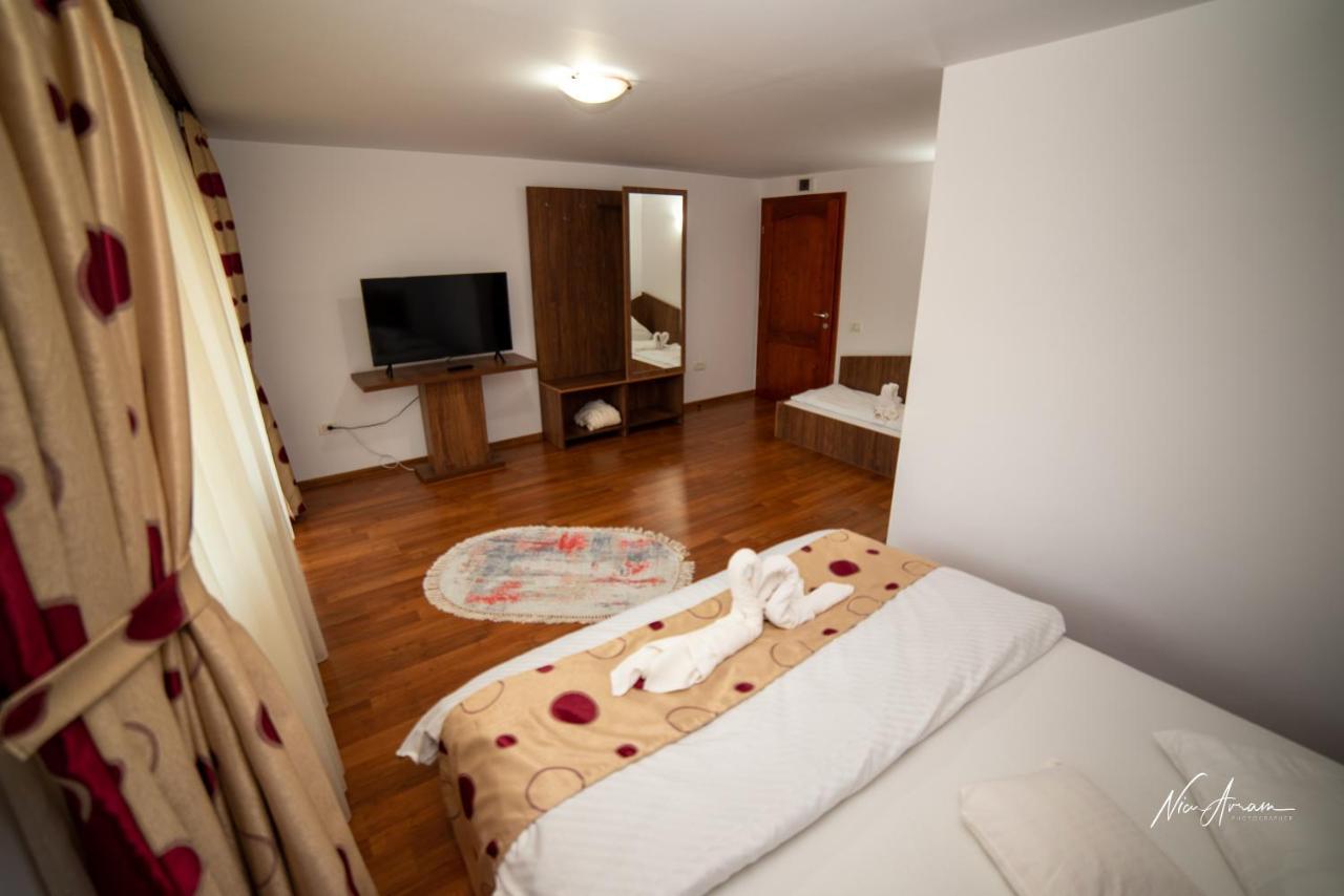 Casa Binu Hotel Arieşeni Eksteriør billede