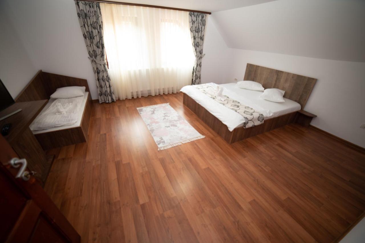 Casa Binu Hotel Arieşeni Eksteriør billede
